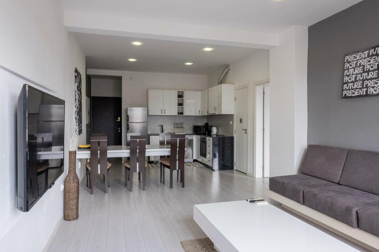 Apartemen Bluewave.place *